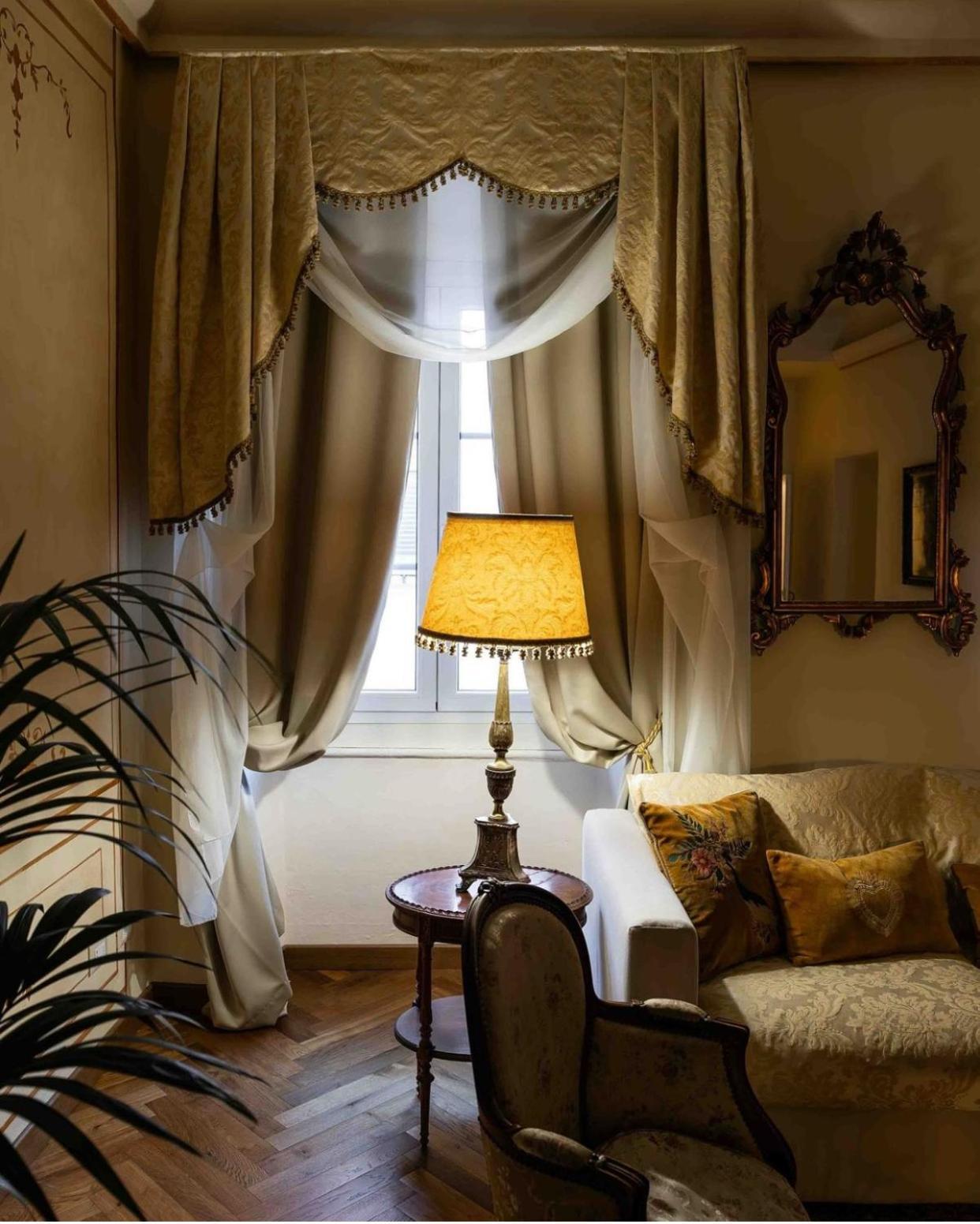 Palazzo Lari Sarzana Hotel Exterior foto