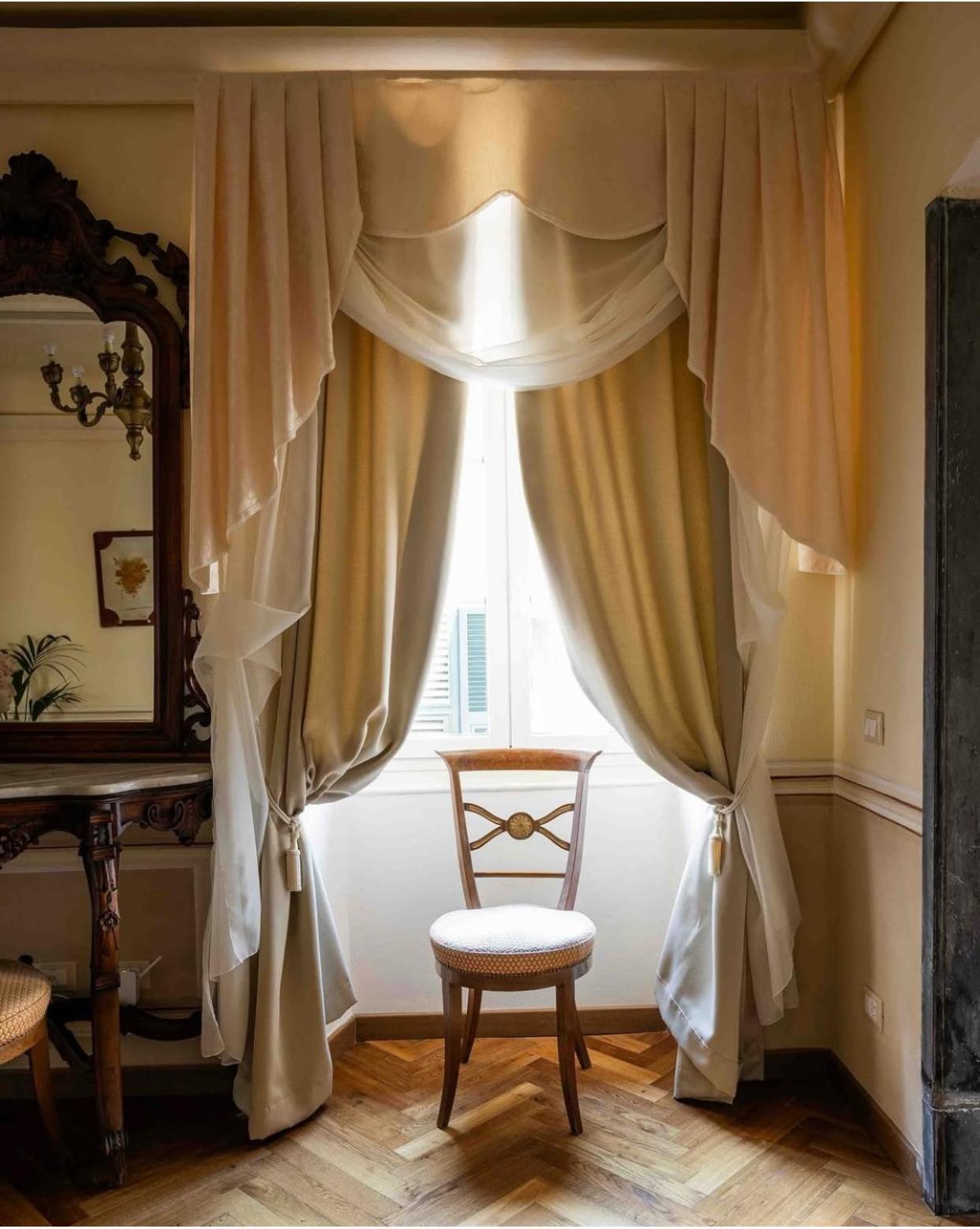 Palazzo Lari Sarzana Hotel Exterior foto